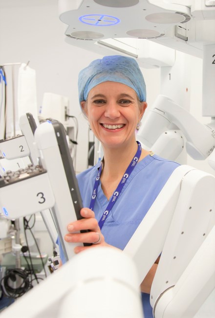 Dr Elly Brockbank with the DaVinci surgical robot