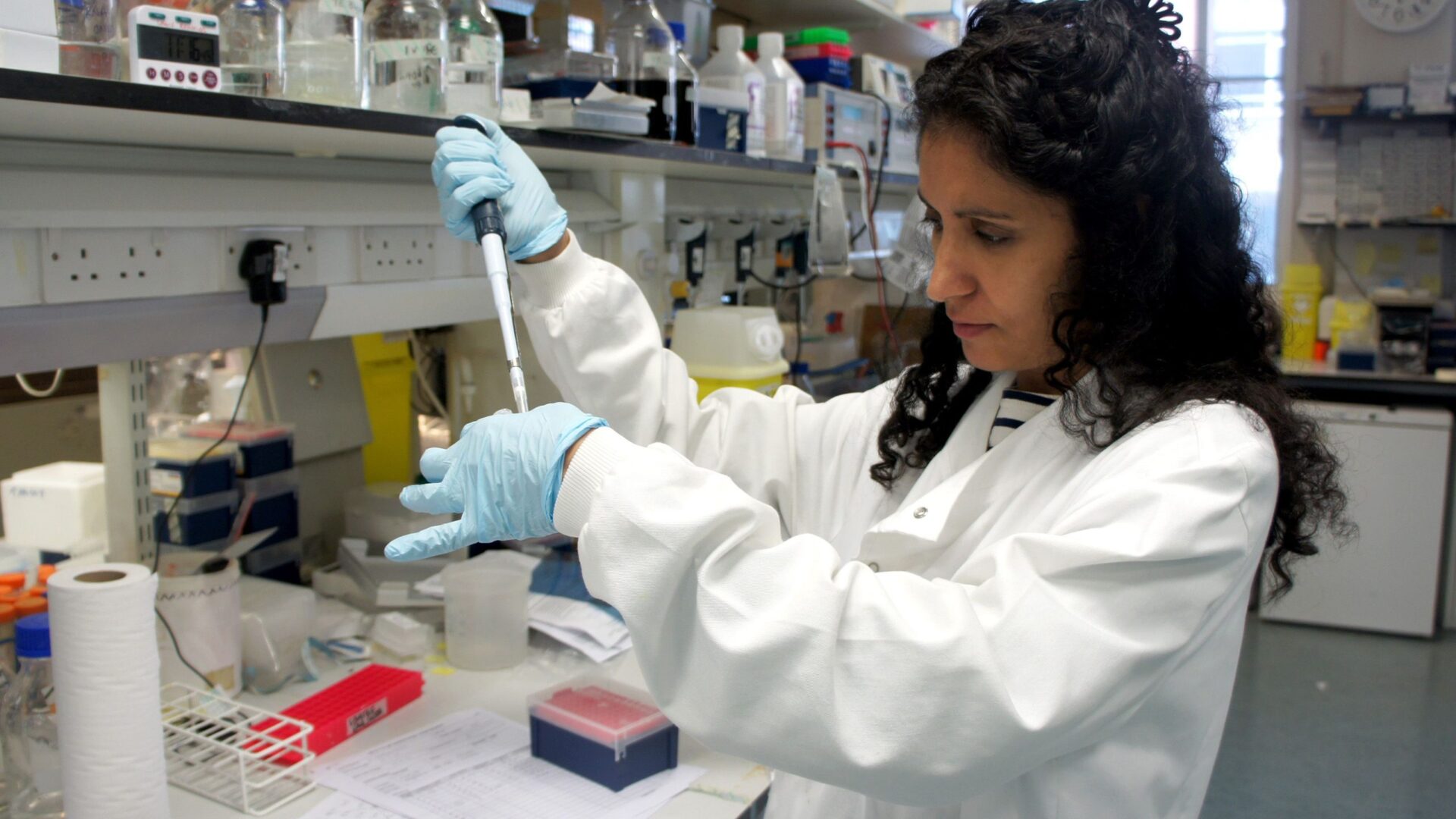 Kairbaan Hodivala-Dilke researching cancer